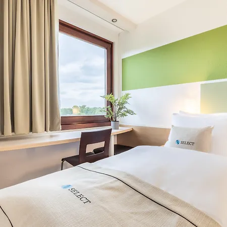 Garner By Ihg Hotel 3*