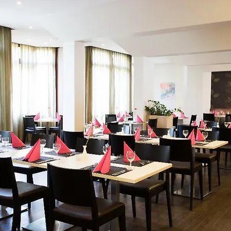 Otel Select 3*