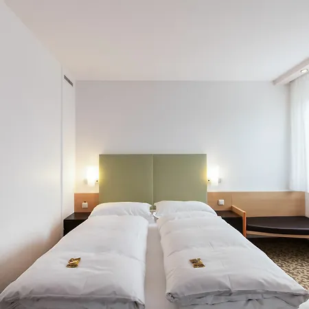 Otel Select 3*