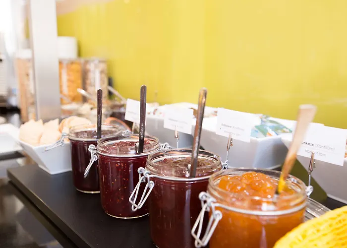 Garner By Ihg Hotel 3*